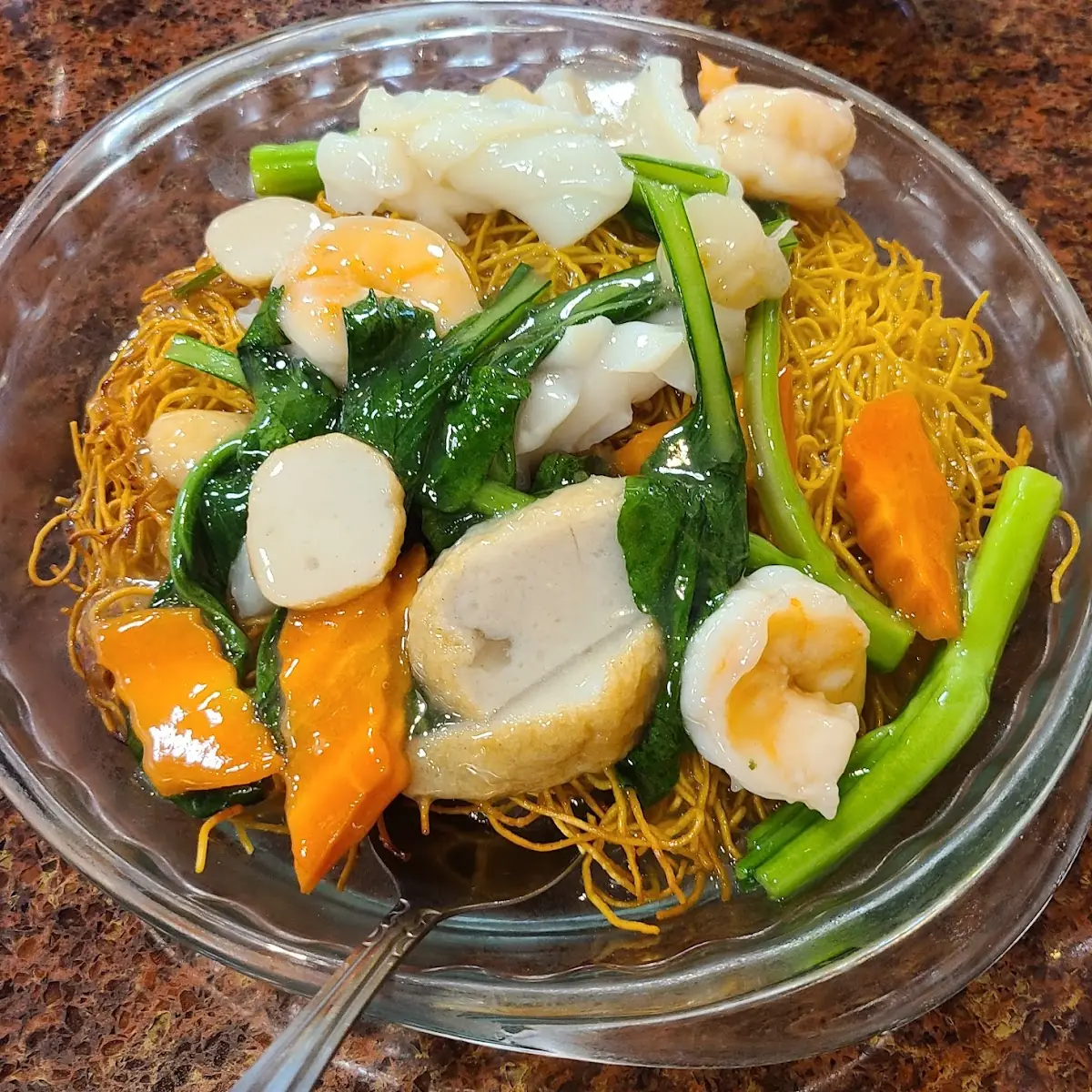 seafood pan-fried noodle cantonese style 廣東海鮮炒面